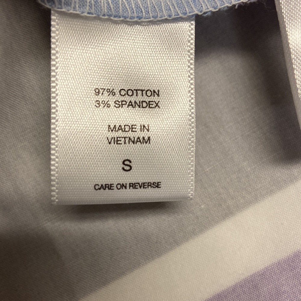 New York & Company - Women's V-Neck Button Down  Blouse (NWT) - Picture 6 of 7